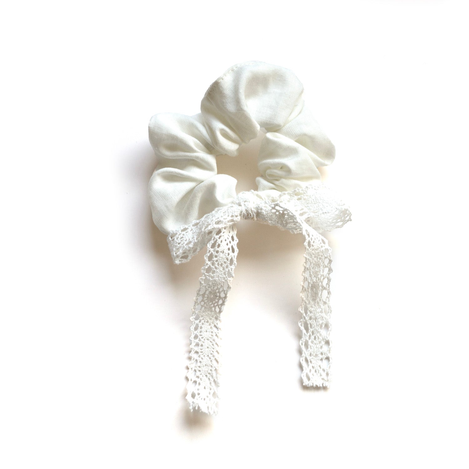 Chouchou en lin avec boucle dentelle