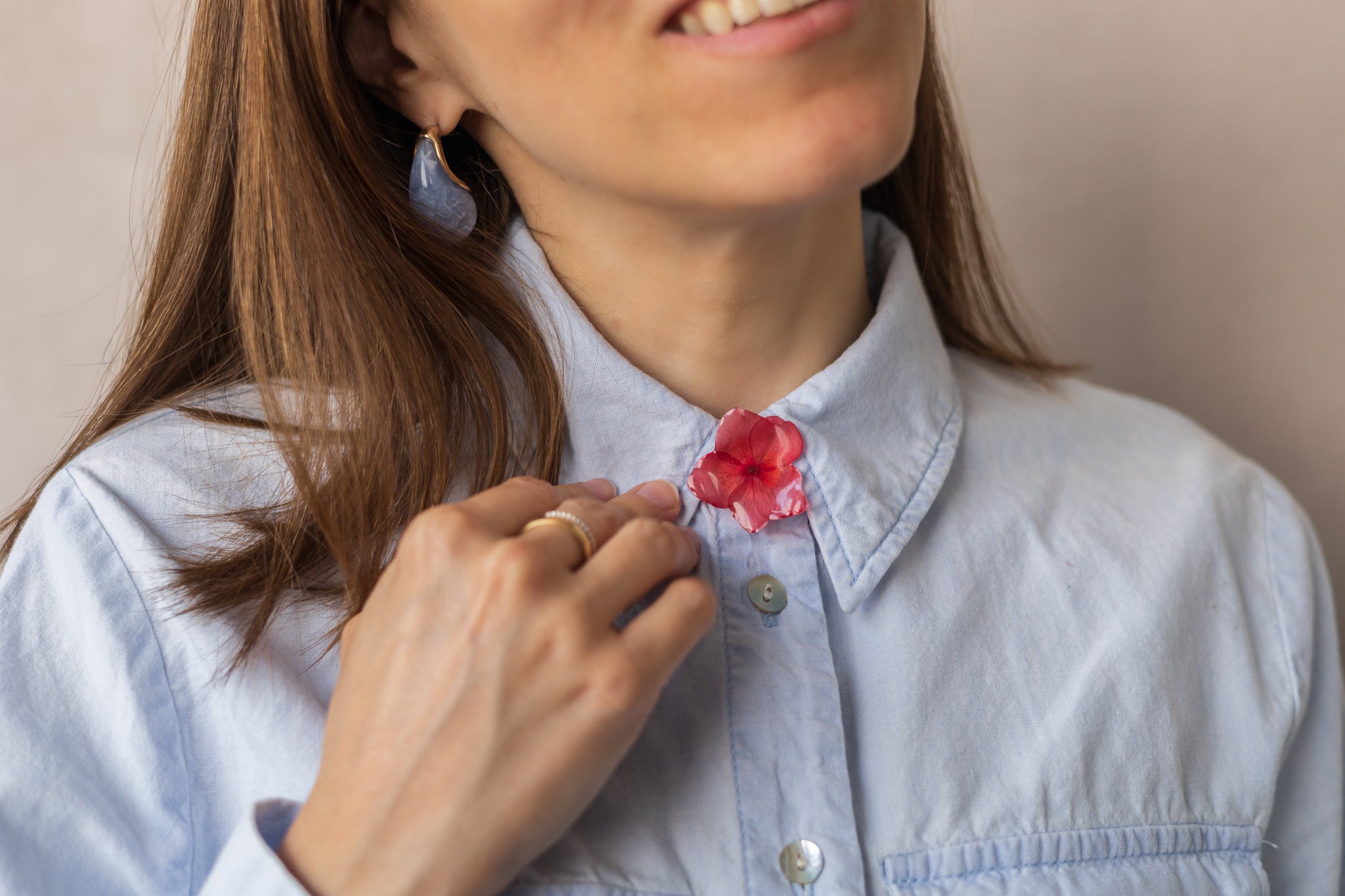 Couvre-bouton de chemise en fleur séchée