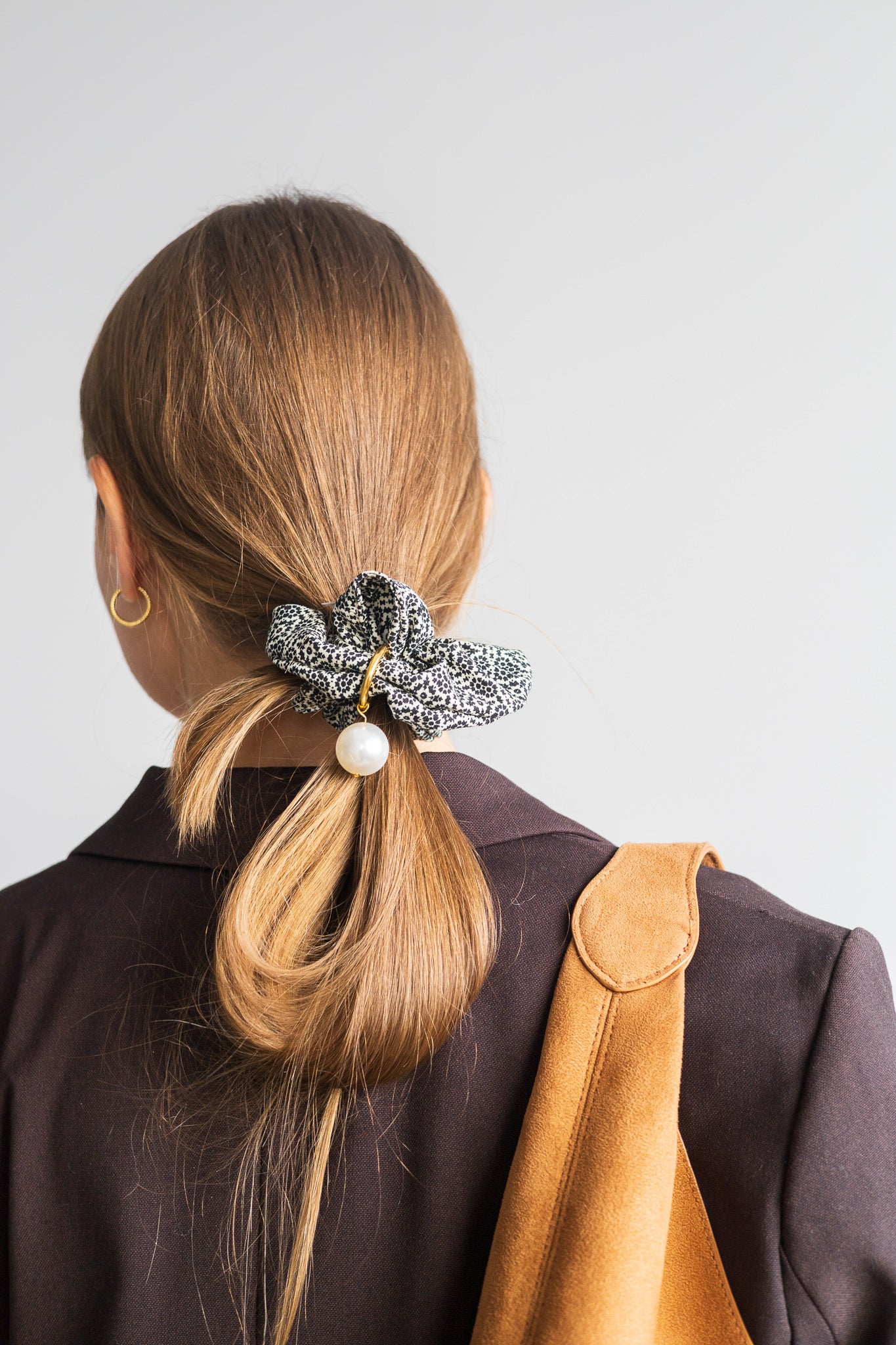 Échantillon - Chouchou damassé à breloque mini poisson