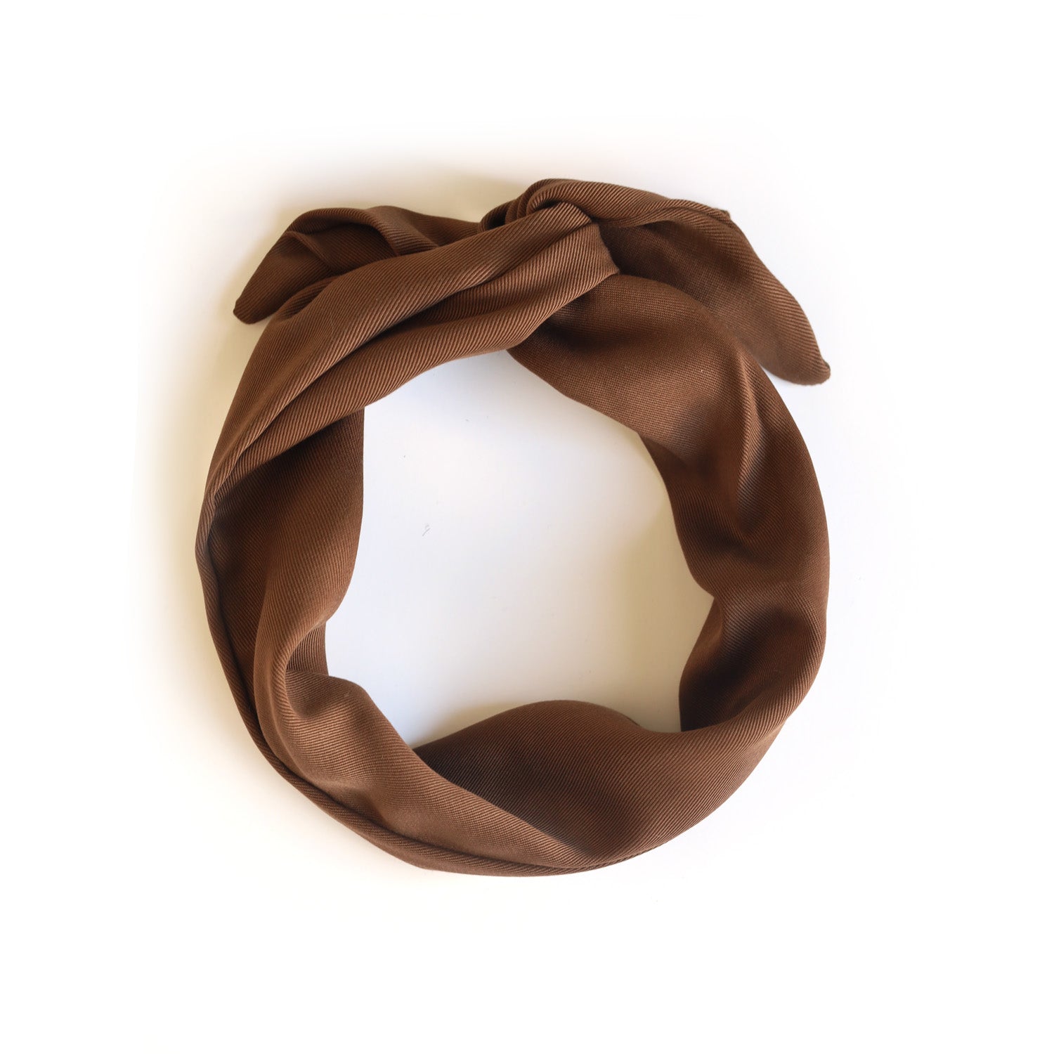 Bandeau à torsader avec tige de métal intégrée