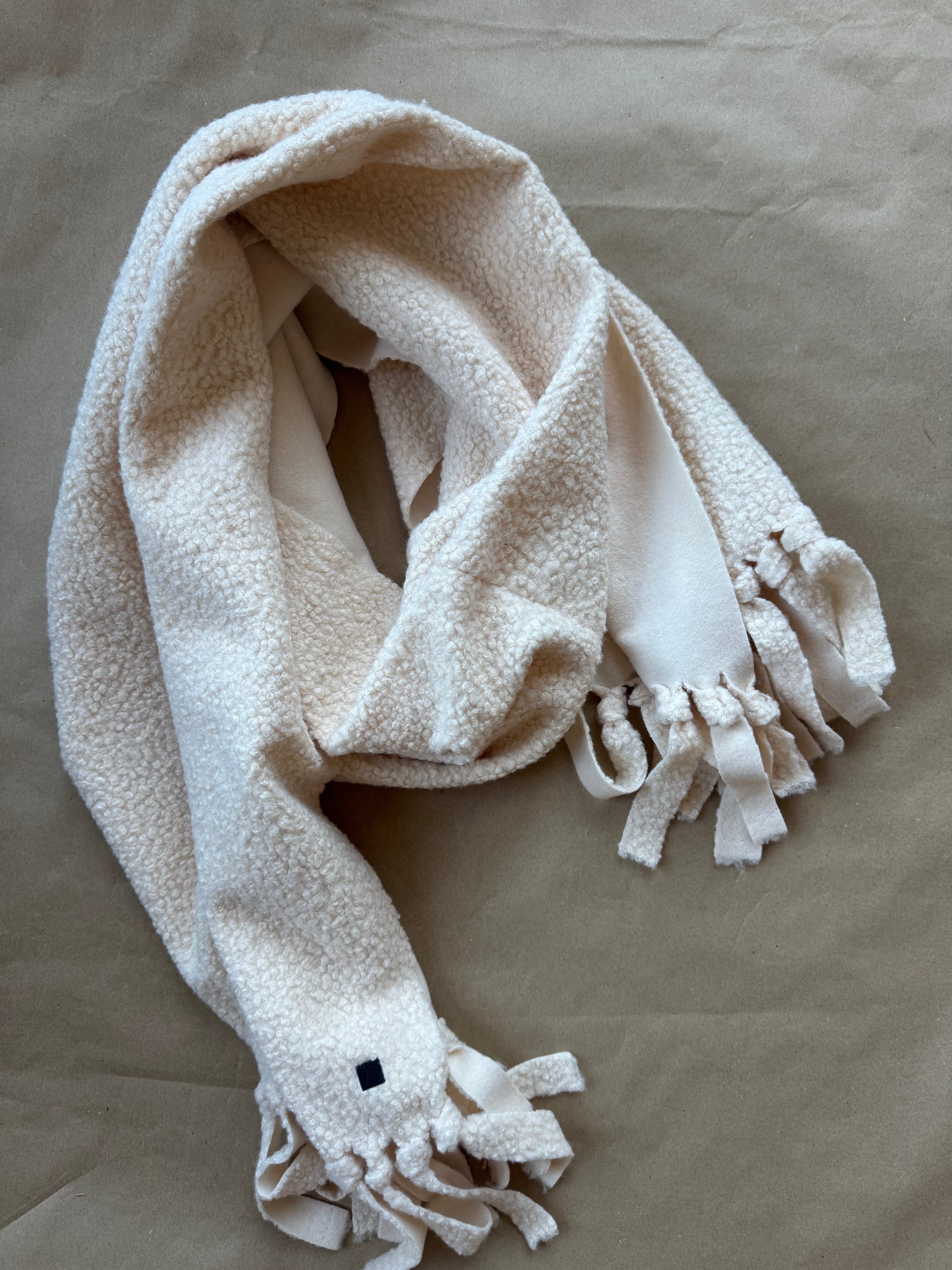 Imparfait - foulard molletonné bouclé crème