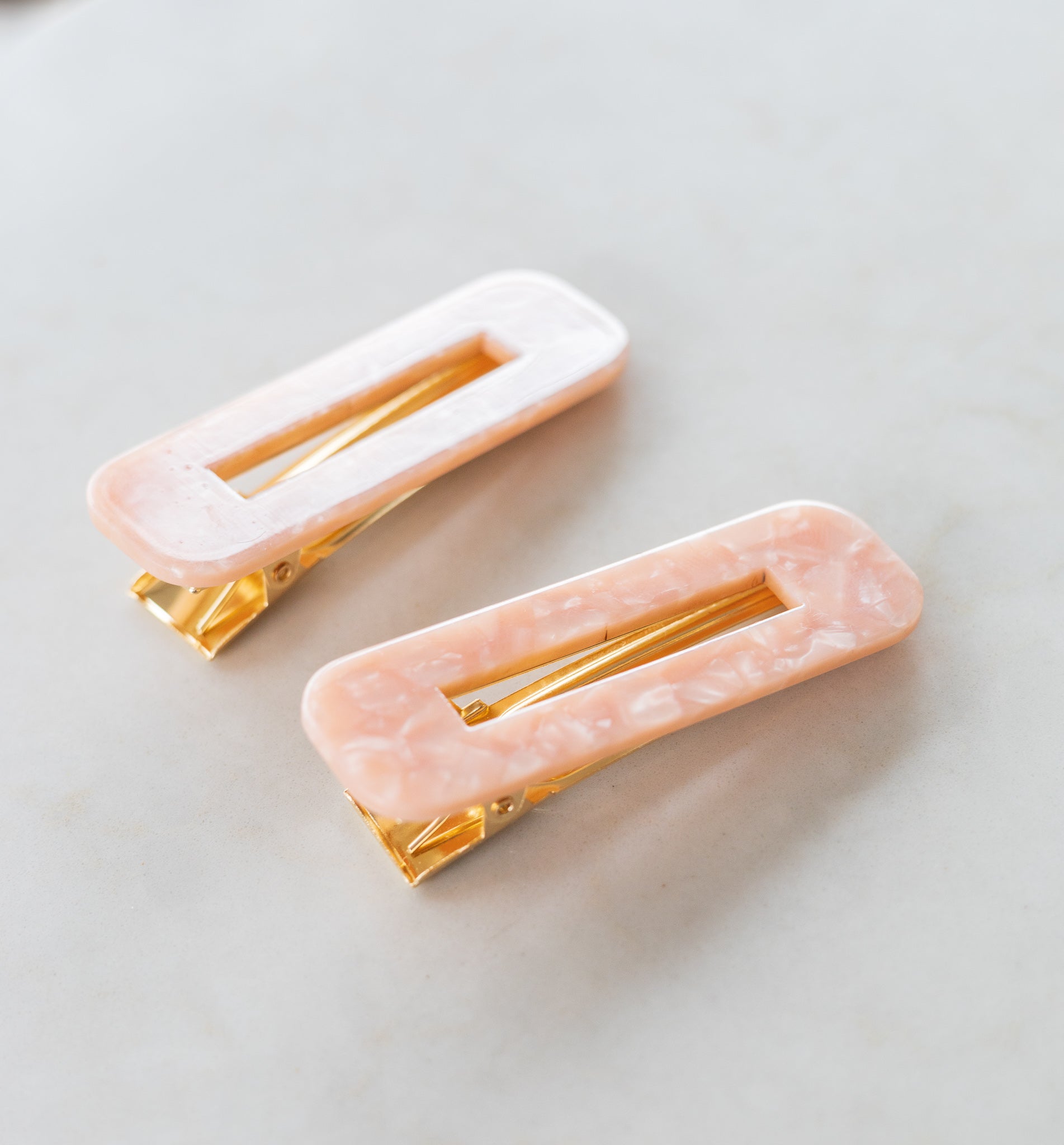 Barrette nacrée rose (ensemble de 2) - gibou.ca