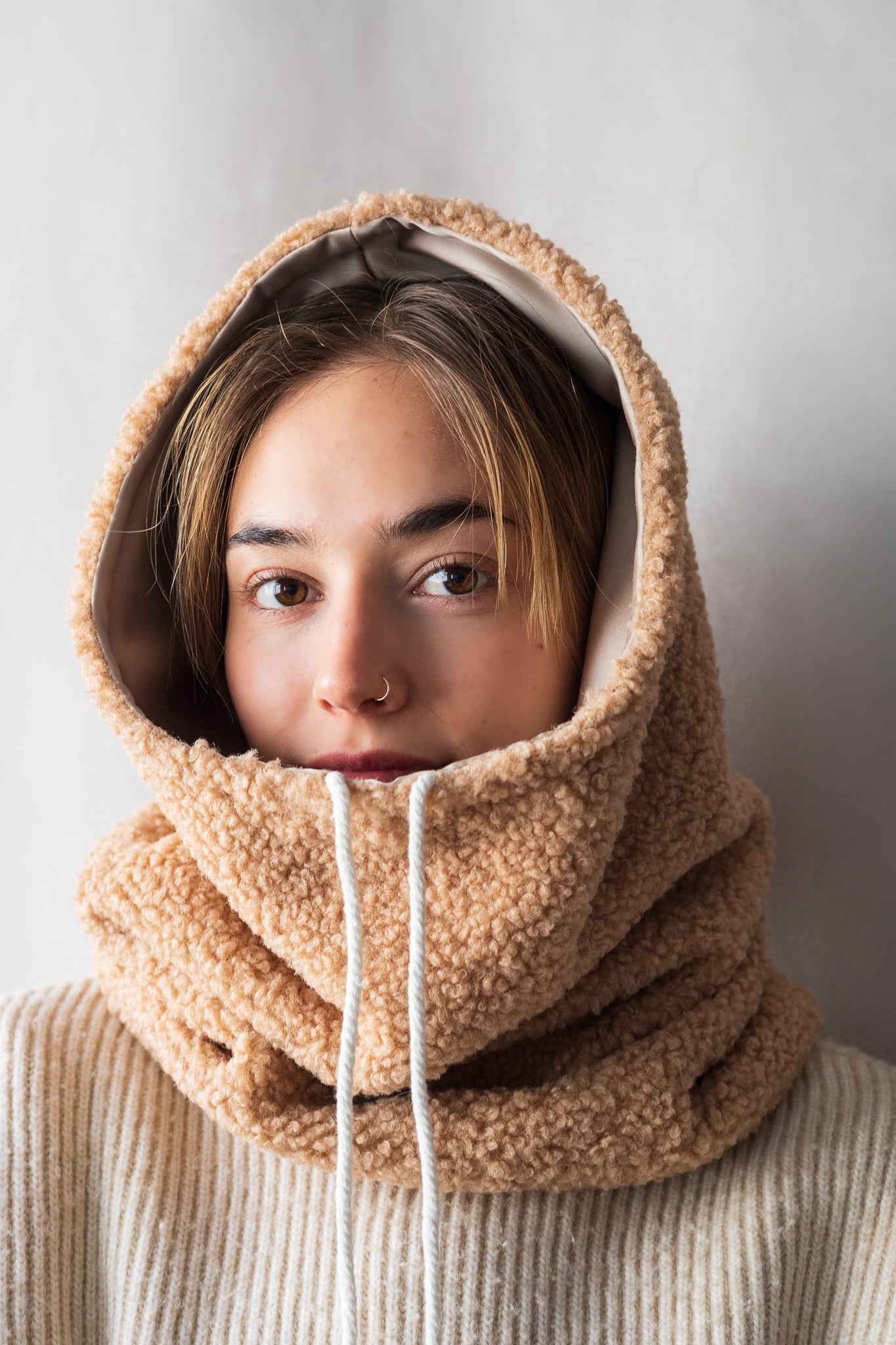 Duo col capuche intérieur satin + cache-oreilles