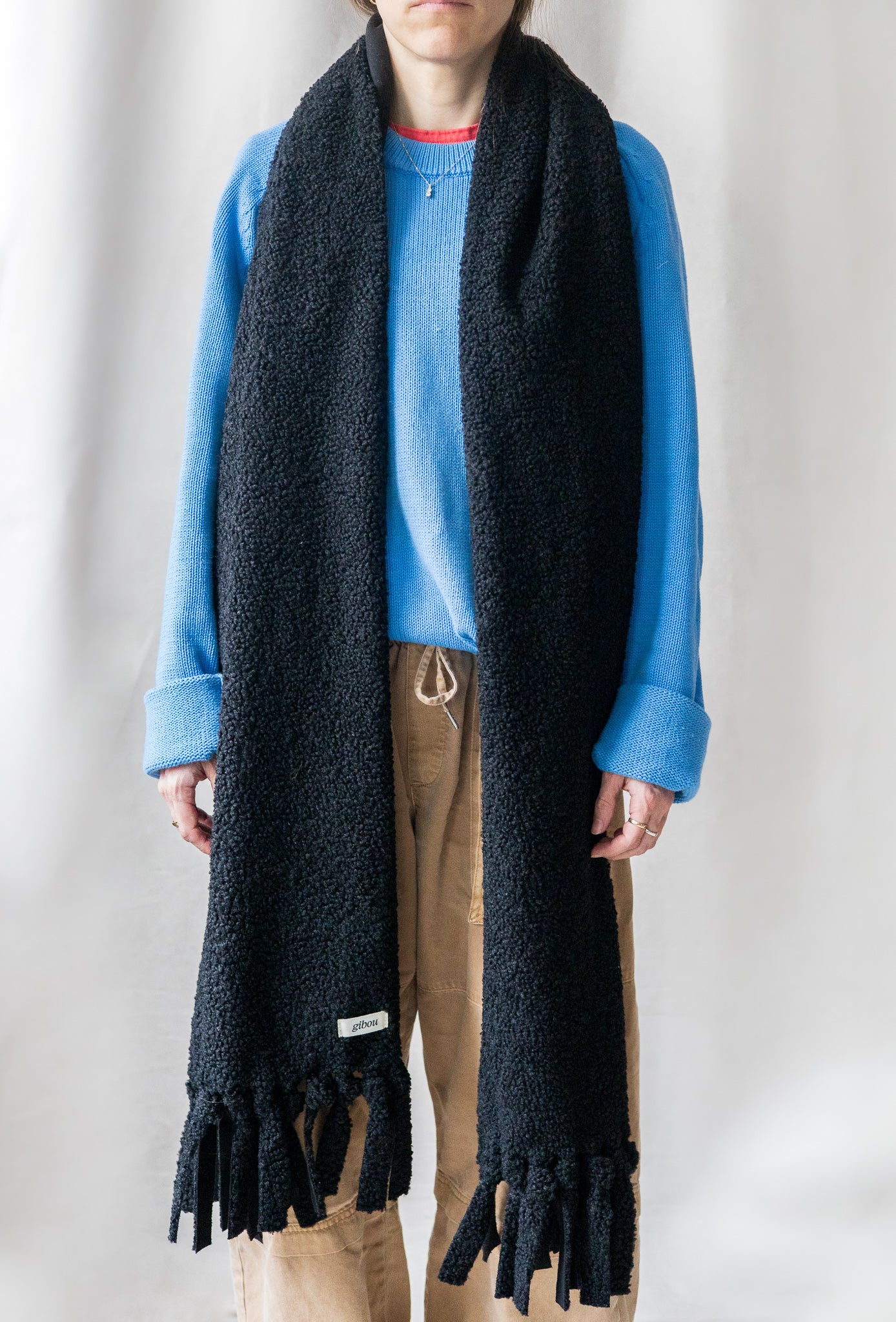 Foulard à franges en sherpa noir