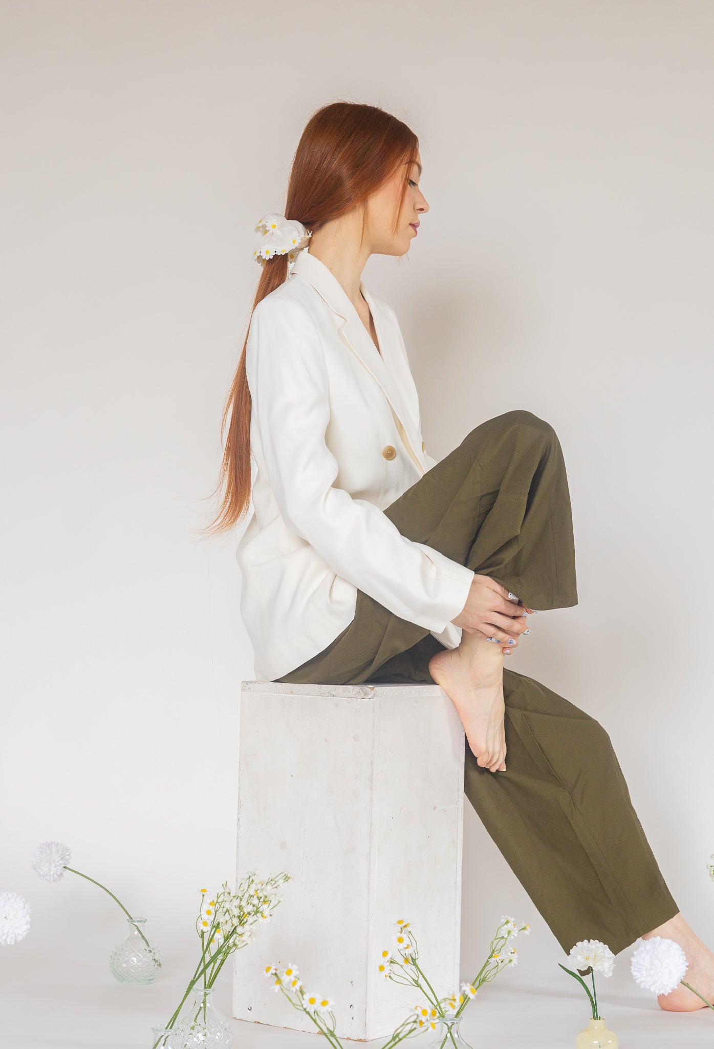 Daisy trim scrunchie