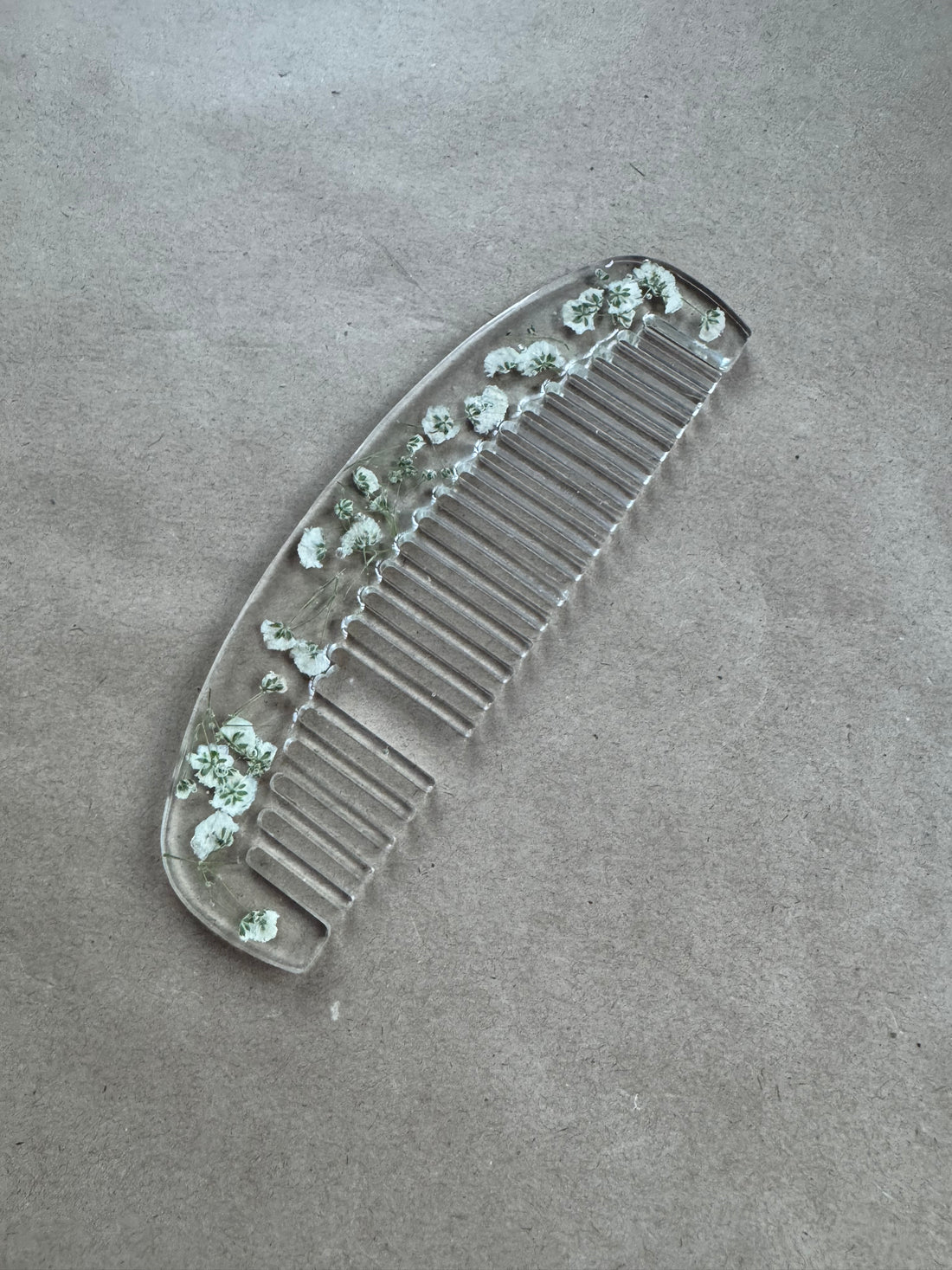 Imparfait - Peigne en résine avec fleurs séchées