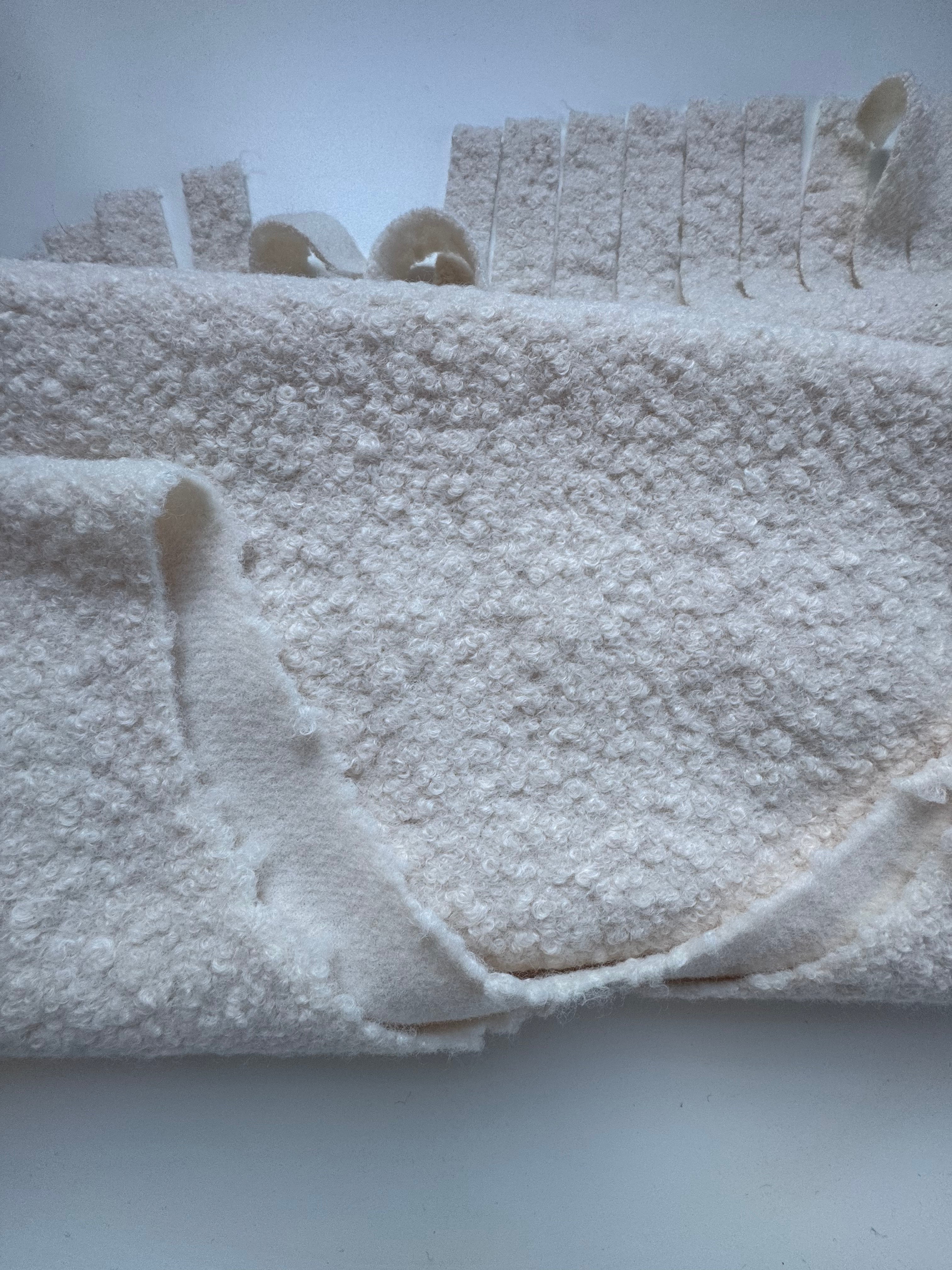 Imparfait - Foulard crème avec trou