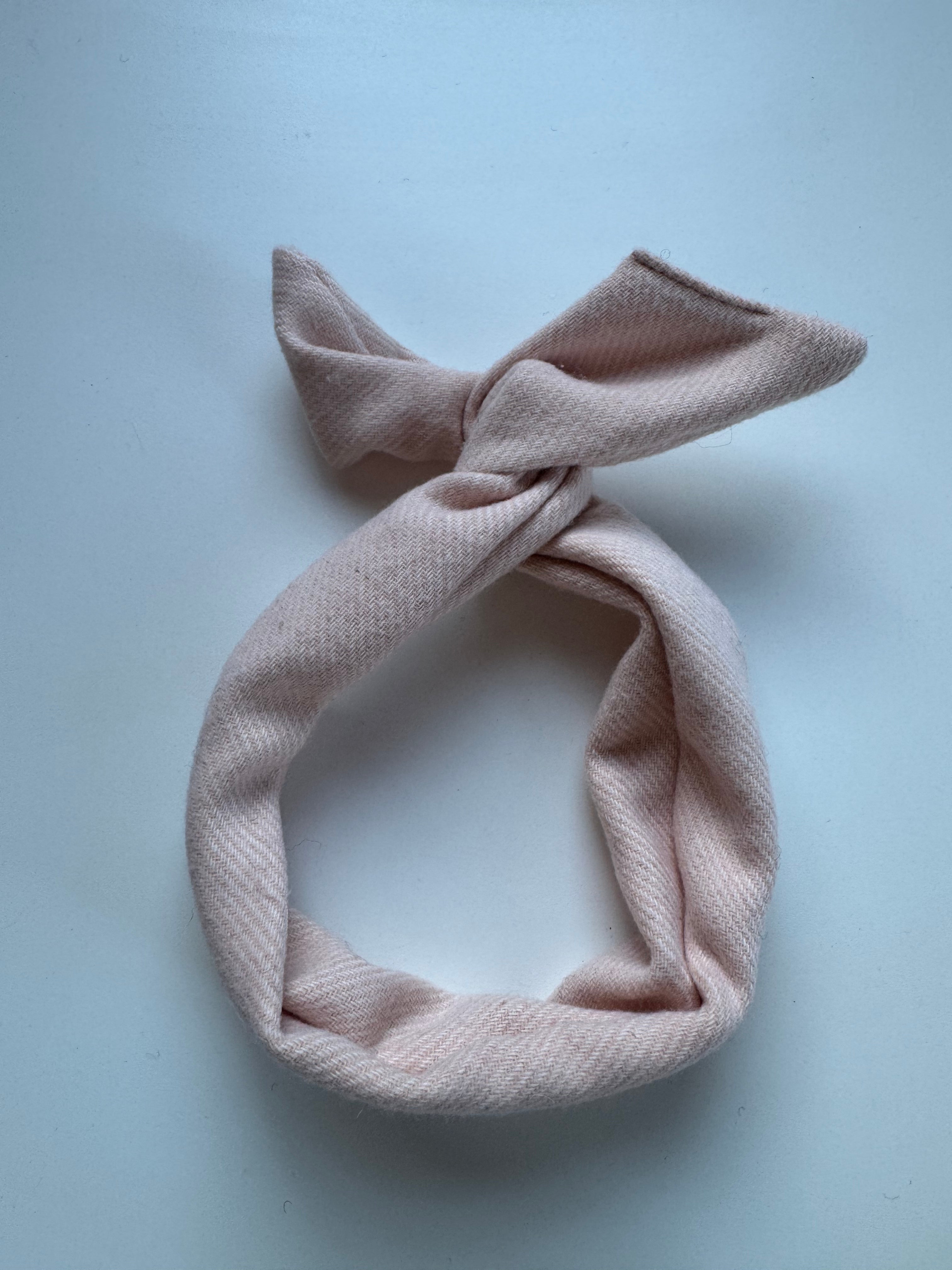 Imparfait - Bandeau à torsadé automnale pêche rosé