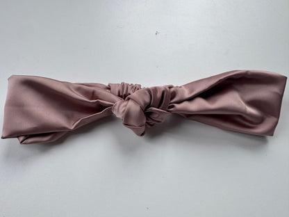 Imparfait - Bandeau noué en satin rose