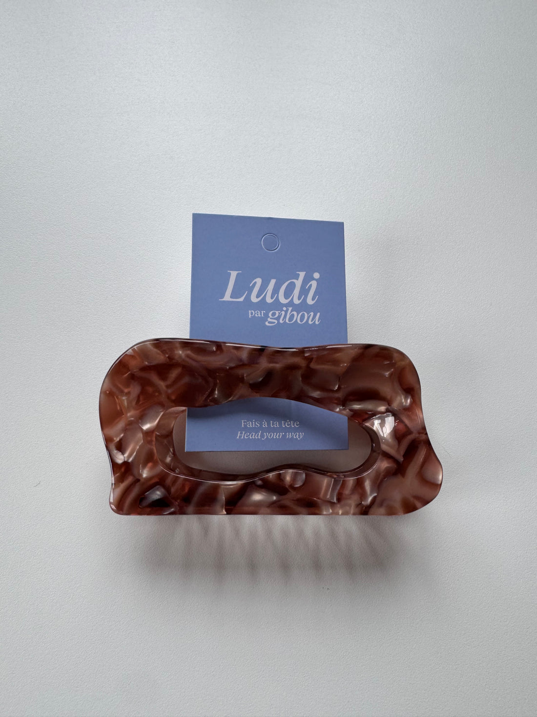Imparfait - Pince en acétate Ludi café noisette