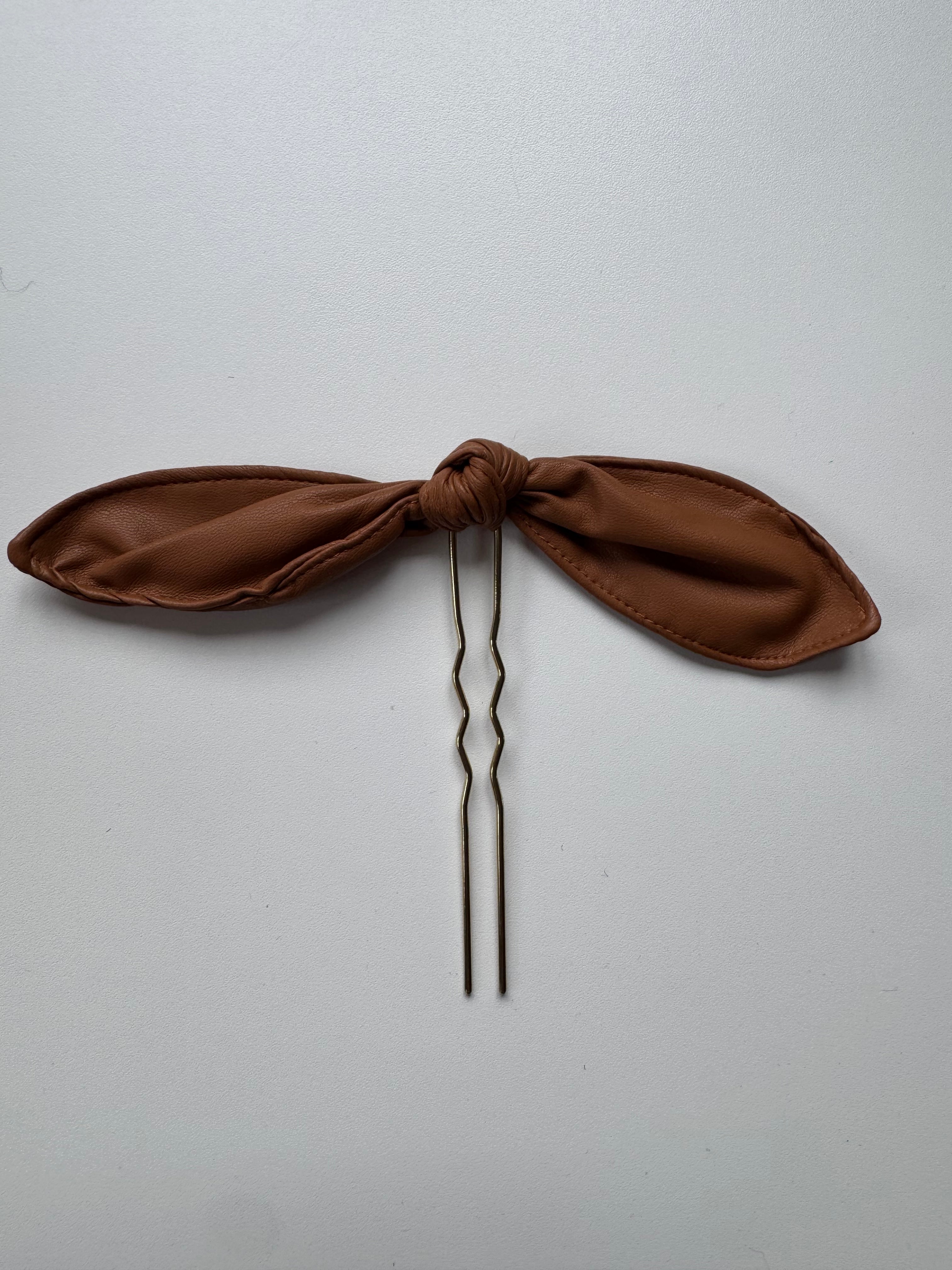 Sample - Faux leather curly hair clip