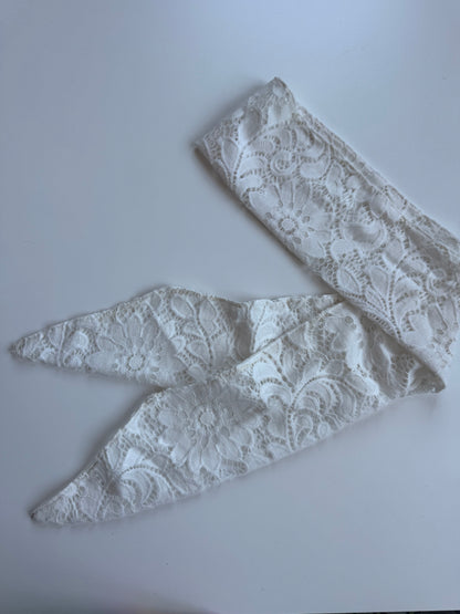 Échantillon - Bandeau foulard en dentelle blanc