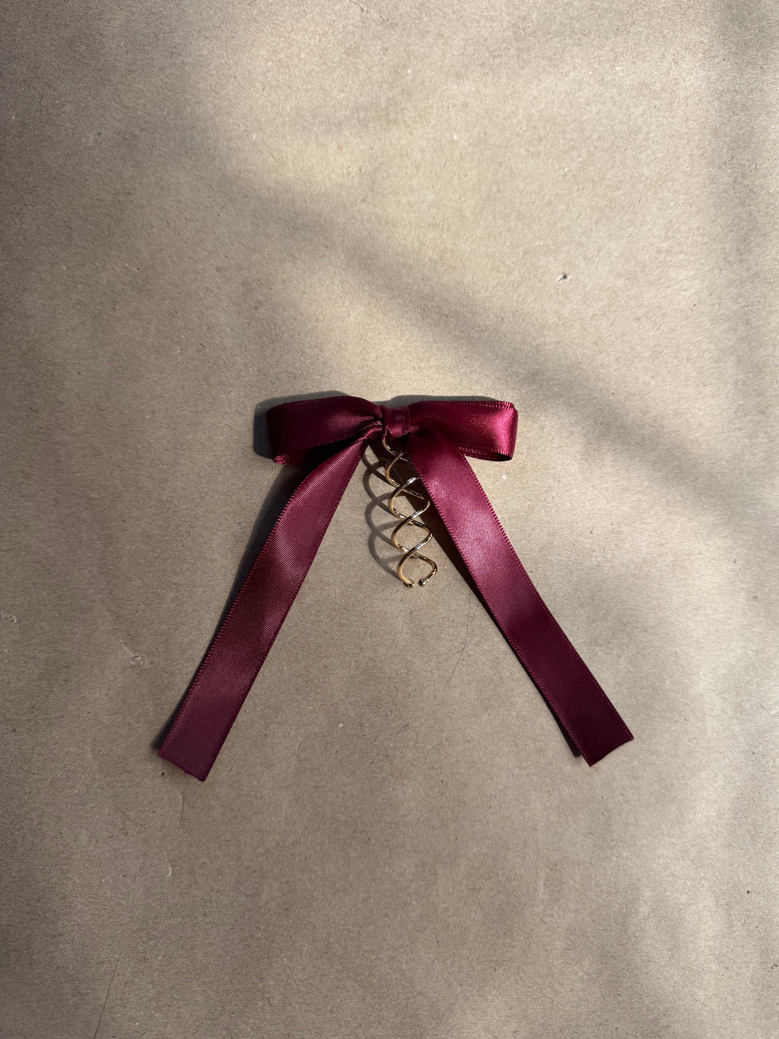 Échantillon - Boucle ruban rouge vin sur spirale