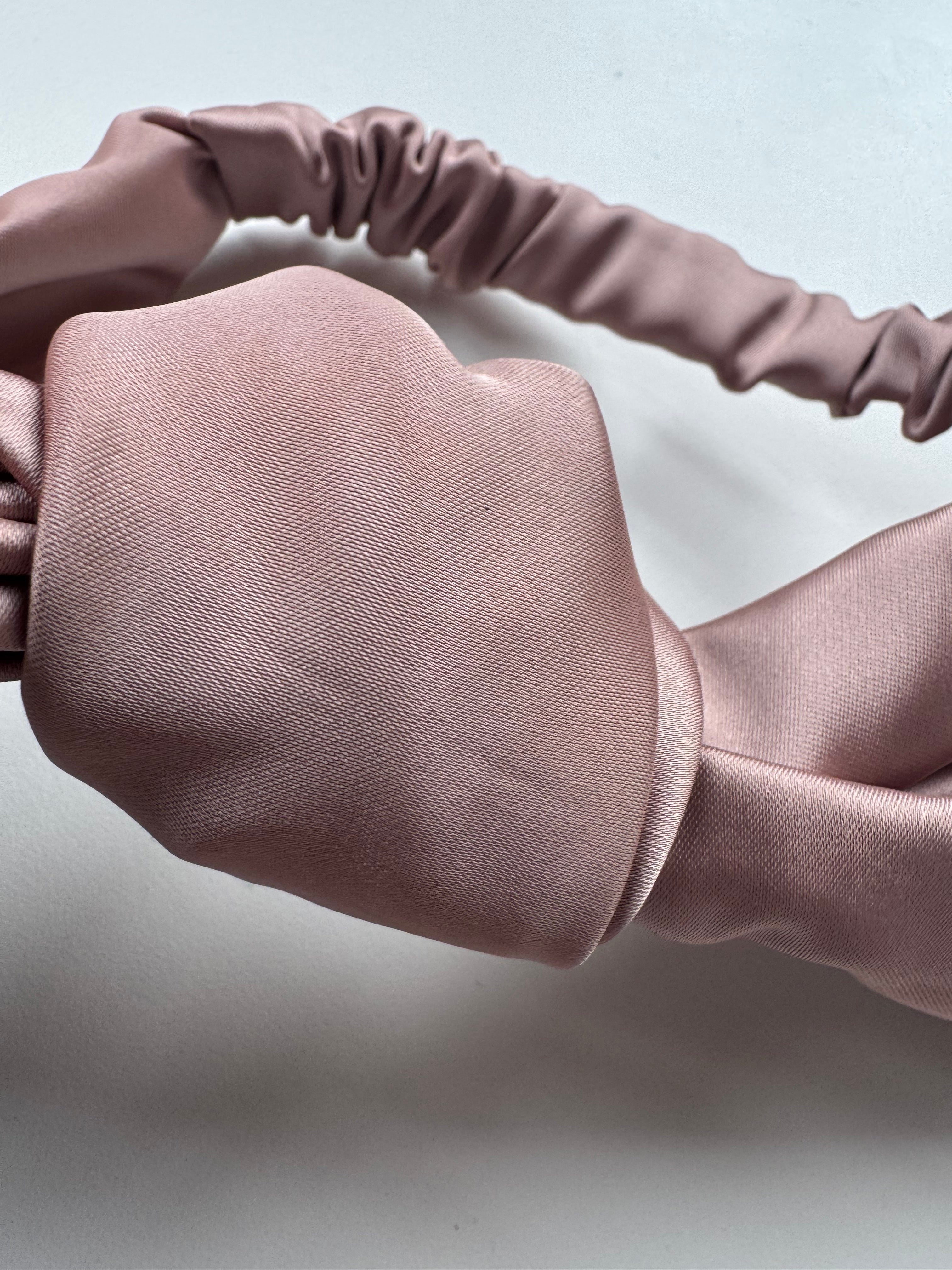 Imparfait - Bandeau noué en satin rose