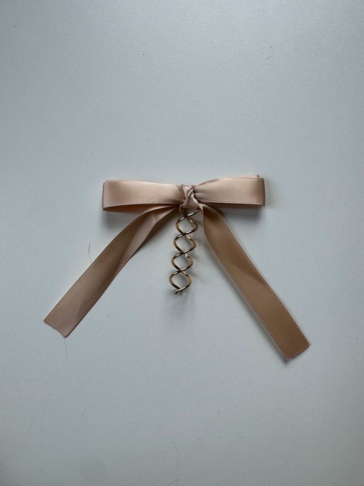 Sample - Rosy cream loop on spiral